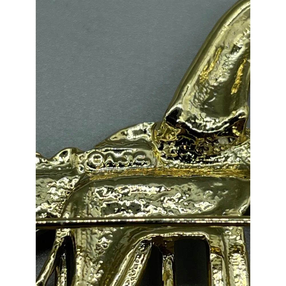 AJC Vintage Gold‎ Tone Circus Giraffe in Cage Wagon Brooch Rhinestone Pin